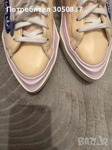 Обувки адидас, снимка 4 - Дамски ежедневни обувки - 52709024