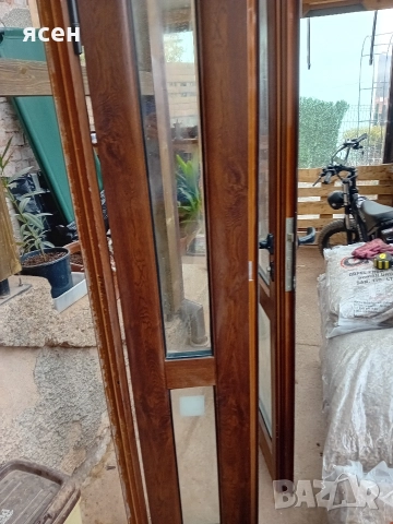 Продавам алуминиева врата цвят орех термо , снимка 3 - Входни врати - 52593004
