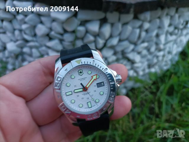 Часовник Victorinox Dive Master 500m, снимка 10 - Мъжки - 46418300