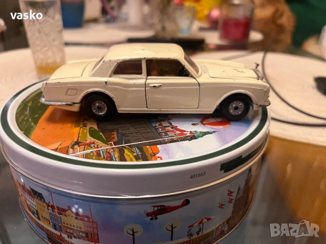 Английско Корги 1:36-Ролс, снимка 3 - Колекции - 52792184