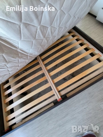 Спален комплект – легло, гардероб, скрин, нощни шкафчета, бюро, снимка 4 - Спални и легла - 53679461