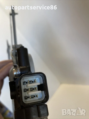 Стъклоповдигач преден ляв за врата на Peugeot 4007 2.2 HDI (2009) 5713A085, снимка 2 - Части - 53680545