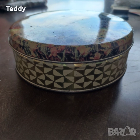 Ретро метални кутии, снимка 9 - Антикварни и старинни предмети - 51975977