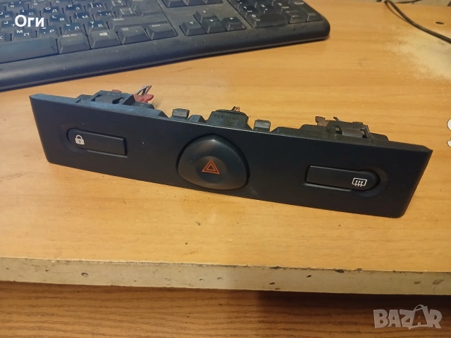 Бутони аварийни,заключване и подгрев за Рено Клио 2003г.