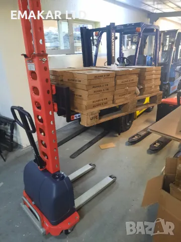 Самоповдигащ, самотоварещ се стакер, полуавтоматик., снимка 2 - Други машини и части - 49822469