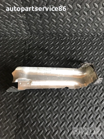 Топлинен щит / капак десен за Mercedes ML W164 3.0 CDI (2011) A6420901241