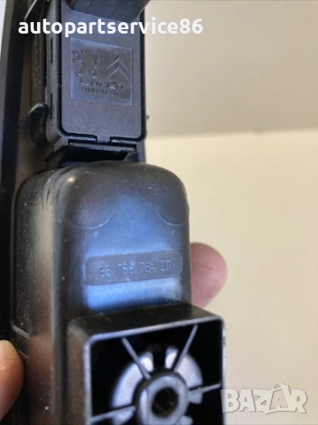 Бутон за заден ляв прозорец за Peugeot 5008 1.6 HDI (2012) 96662297Xt, снимка 2 - Части - 53744417