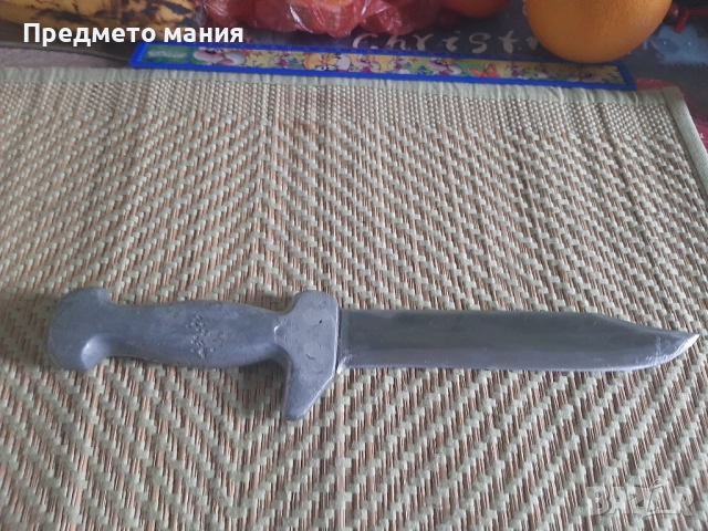 Метален масивен нож, снимка 4 - Ножове - 52504529