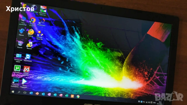 Чудесен Лаптоп ASUS в Отлично състояние отлично работещ 15,6 инча