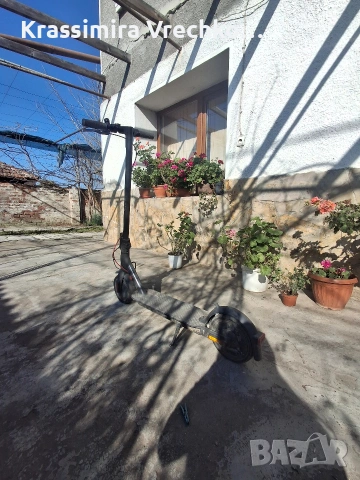 Електрическа тротинетка Xiaomi, снимка 4 - Скейтборд, ховърборд, уейвборд - 53837155