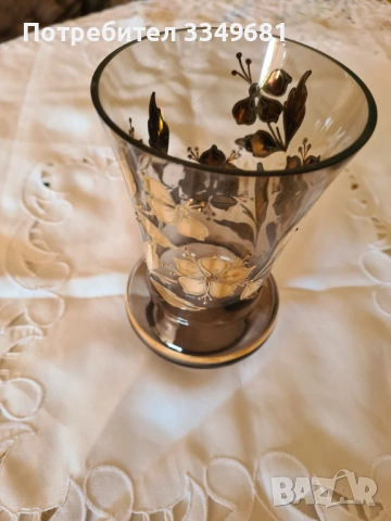Ваза цветно стъкло с златни цветя 