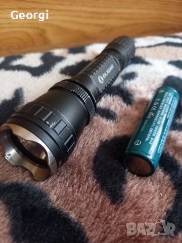 Фенер с лед осветление метален с голяма издръжлива батерия