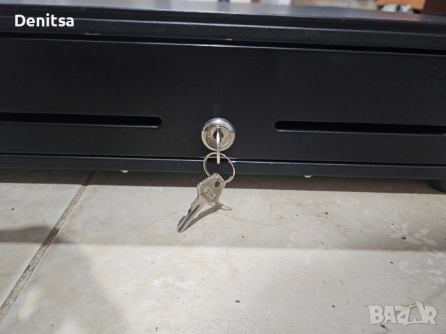 Каса сейф за хартиени пари и монети, снимка 2 - Сейфове и каси - 52682750