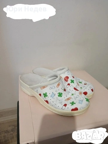 Търся да купя ето такива чехли Golden fit може и чисто бели, може и използвани 