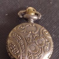 Мини джобен часовник красива орнаментика перфектно състояние 44911, снимка 4 - Джобни - 45382276