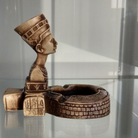 Египетски сувенир , пепелник с Нефертити , снимка 4 - Декорация за дома - 44993520