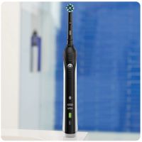 Електрическа четка за зъби Oral-B Smart 4 4500 Black Edition Черна 3 режима 2 глави Bluetooth Таймер, снимка 3 - Други - 45753877