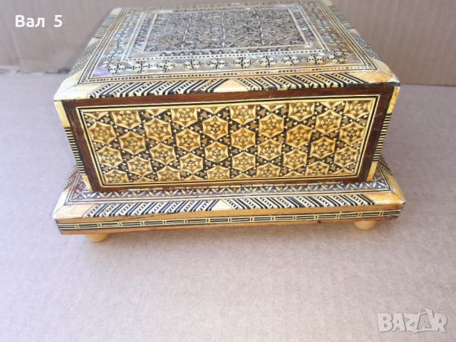 Стара музикална кутия с латерна - дърво , седеф , кост, снимка 5 - Антикварни и старинни предмети - 46160742