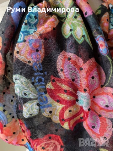 Шал на цветя Desigual, снимка 7 - Шалове - 53777604