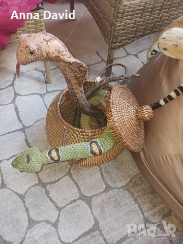 за любителите на декоративни плюшени змии и тигър