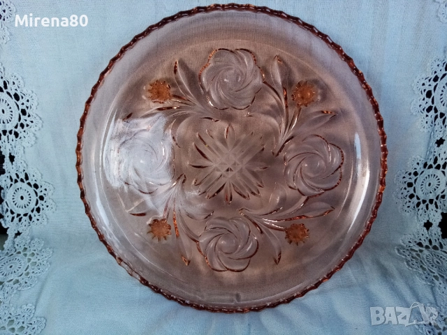 Тортена чиния розово стъкло