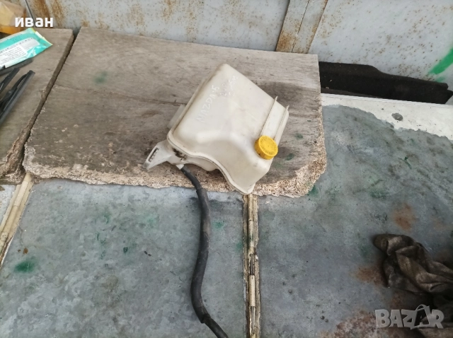 Казанче антифриз за Мазда 5 2.0 CD. 2005 год., снимка 2 - Части - 51719492