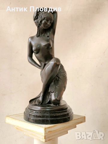 Голяма бронзова статуетка, снимка 3 - Статуетки - 53722201