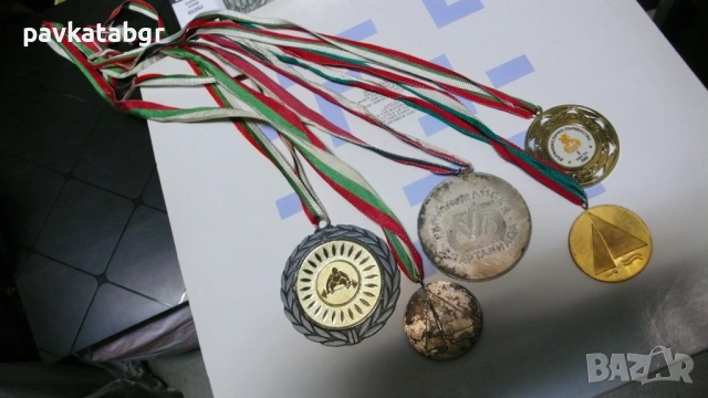 Лот от медали + позлатена елка, снимка 6 - Антикварни и старинни предмети - 53086945