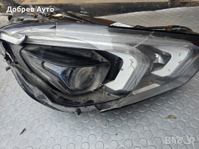 Счупен десен фар за Mercedes GLE Coupe W167 