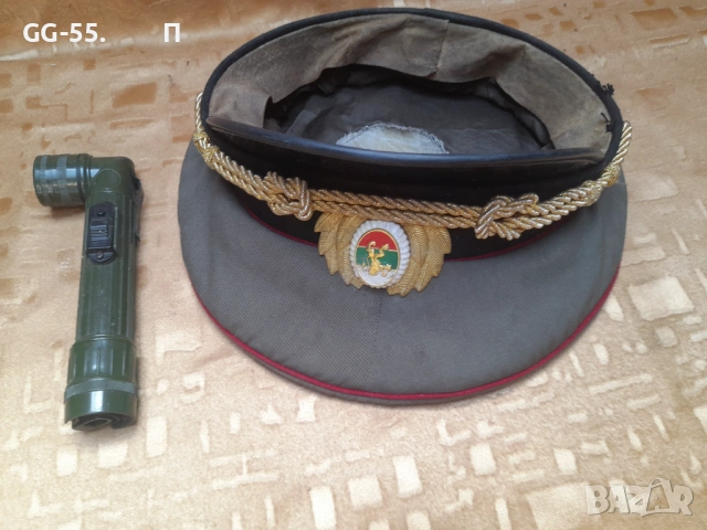 Фуражка и фенер, снимка 2 - Антикварни и старинни предмети - 54302589