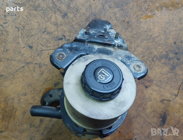 Казанче Хидравлична Течност Рено Лагуна 1 - Трафик - Сценик - Мастър - Опел Виваро - 7700795347, снимка 4 - Части - 51967231