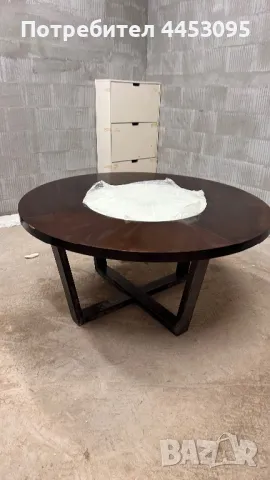 Кръгла, дървена, трапезна маса