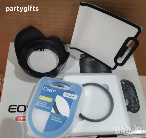 Комплект фотоапарат Canon EOS 2000D с обективи и аксесоари като нов , снимка 5 - Фотоапарати - 53804643