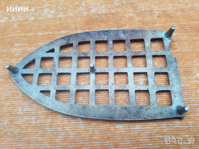 Скара за ютия на жар , снимка 2 - Антикварни и старинни предмети - 53427037