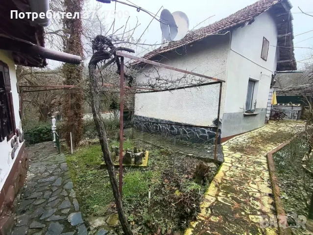 Продавам къща с двор, снимка 2 - Къщи - 54018461