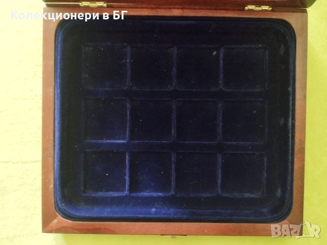 ДЪРВЕНА КУТИЯ ЗА СЪХРАНЕНИЕ НА МОНЕТИ /виж описанието/, снимка 3 - Нумизматика и бонистика - 53648509