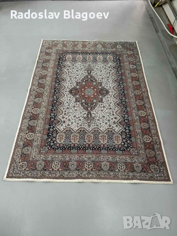 Сливенски килим от персийски тип - 330х233 см