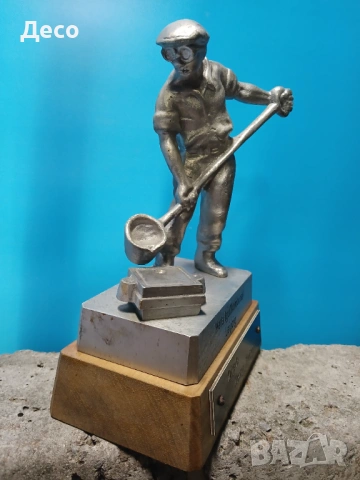 Стара статуетка леяр ГДР артефакт от социализма., снимка 2 - Антикварни и старинни предмети - 53658637