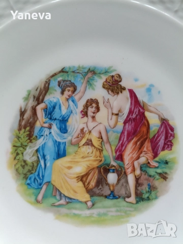 Порцеланова чиния от Чехия с трите грации. , снимка 3 - Чинии - 52447805