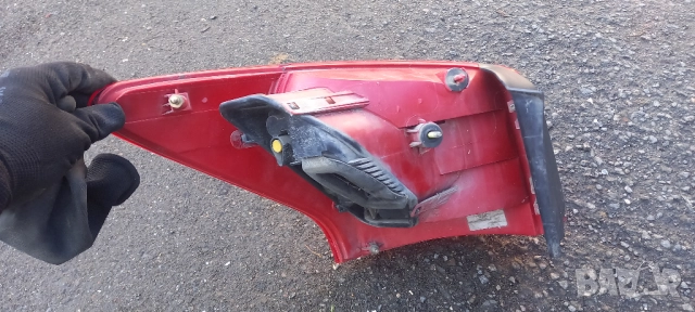 Десен стоп Peugeot 407 SW, снимка 2 - Части - 52677578