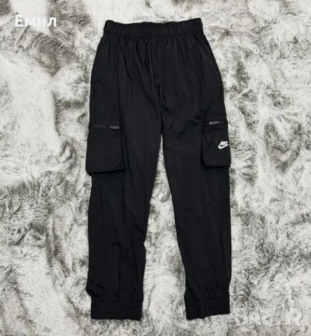 Ново юношеско  долнище Nike Woven Cargo Pant, Размер XL с ръст 156-166 см, снимка 1 - Детски анцузи и суичери - 46833105