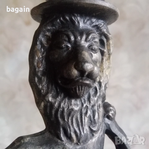 Уникален свещник-лъв.