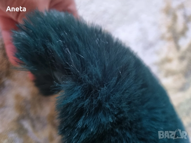 Красива зелена пухена яка / козина за качулка