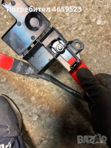 Кутия за плюсовия кабел на Ауди Audi A8 D4 H4 само за 30лв. 4H0971845P