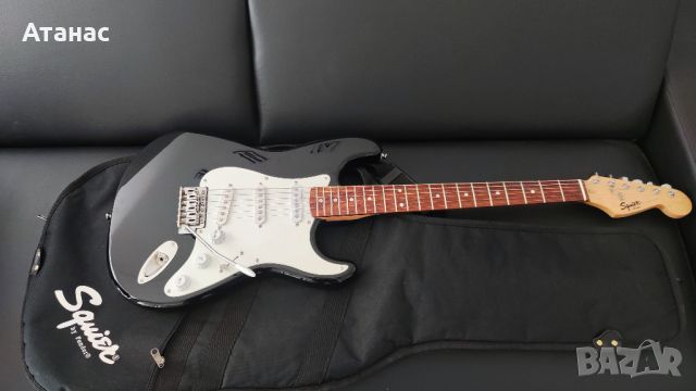 Електрическа китара Фендер Скуайър (Fender Squier) + калъф, снимка 1 - Китари - 46780183