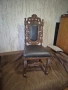 стол с богата дърворезба тапициран с естествина кожа.Реставриран, снимка 2