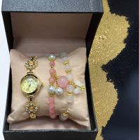 Луксозен дамски комплект часовник с камъни цирконии и 2 броя гривни с естествени камъни в бяло и роз, снимка 1 - Дамски - 45497166