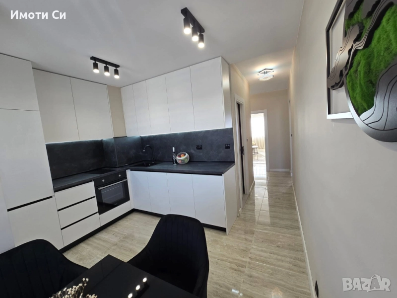 Тристаен апартамент, снимка 1