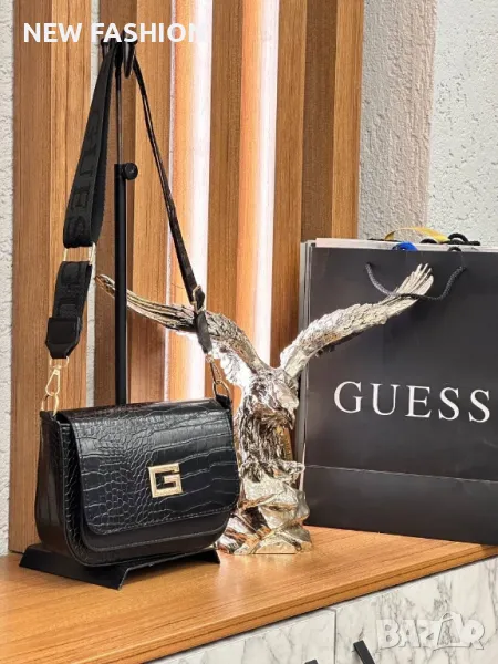 Дамски Кожени Чанти GUESS, снимка 1