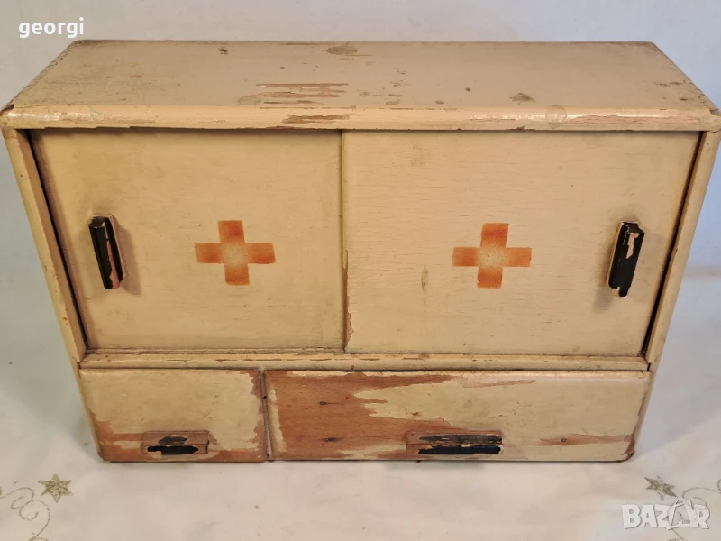 ретро дървена аптечка  26/5, снимка 1